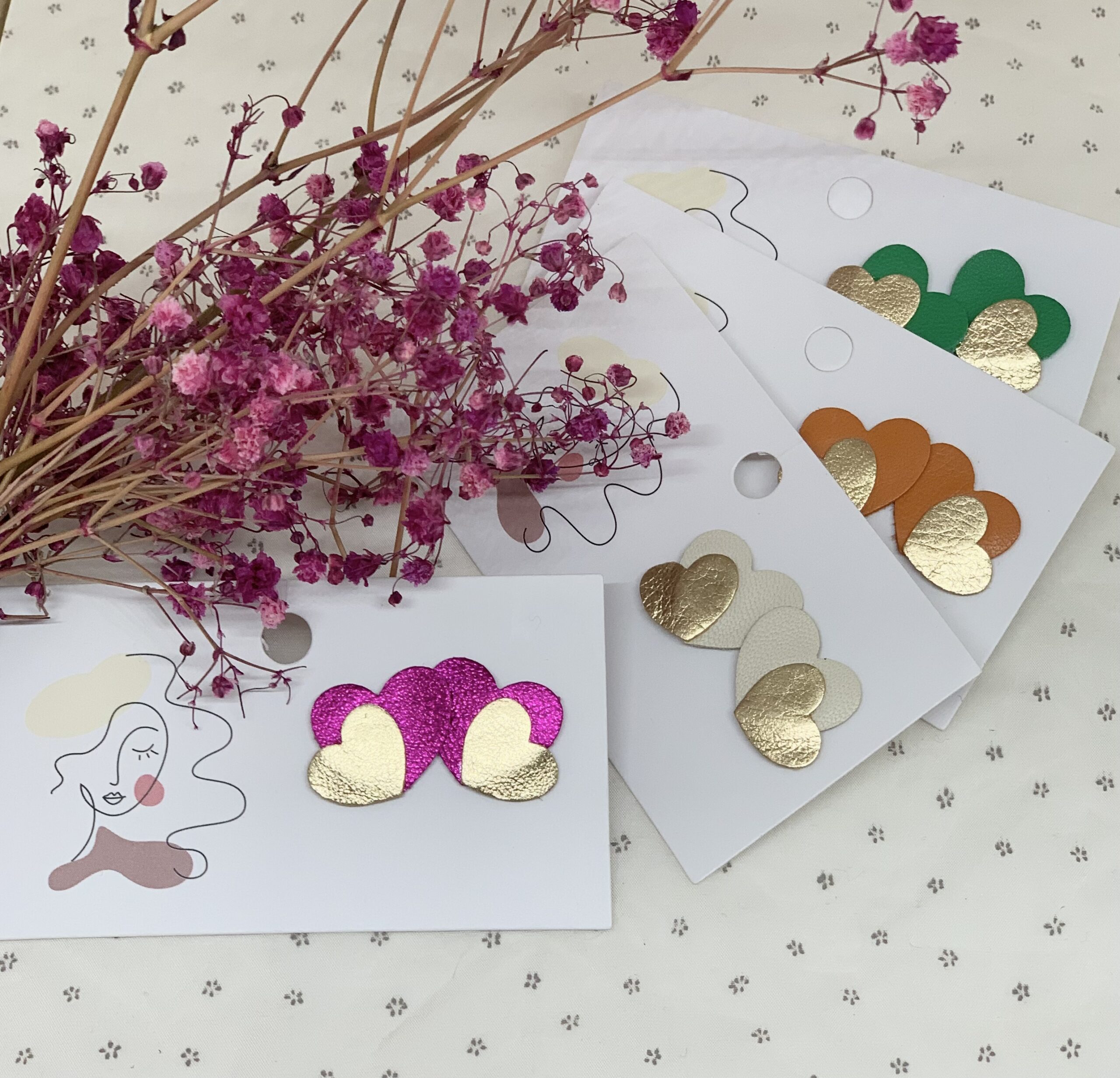 Boucles en cuir AMANDA, coeurs superposés