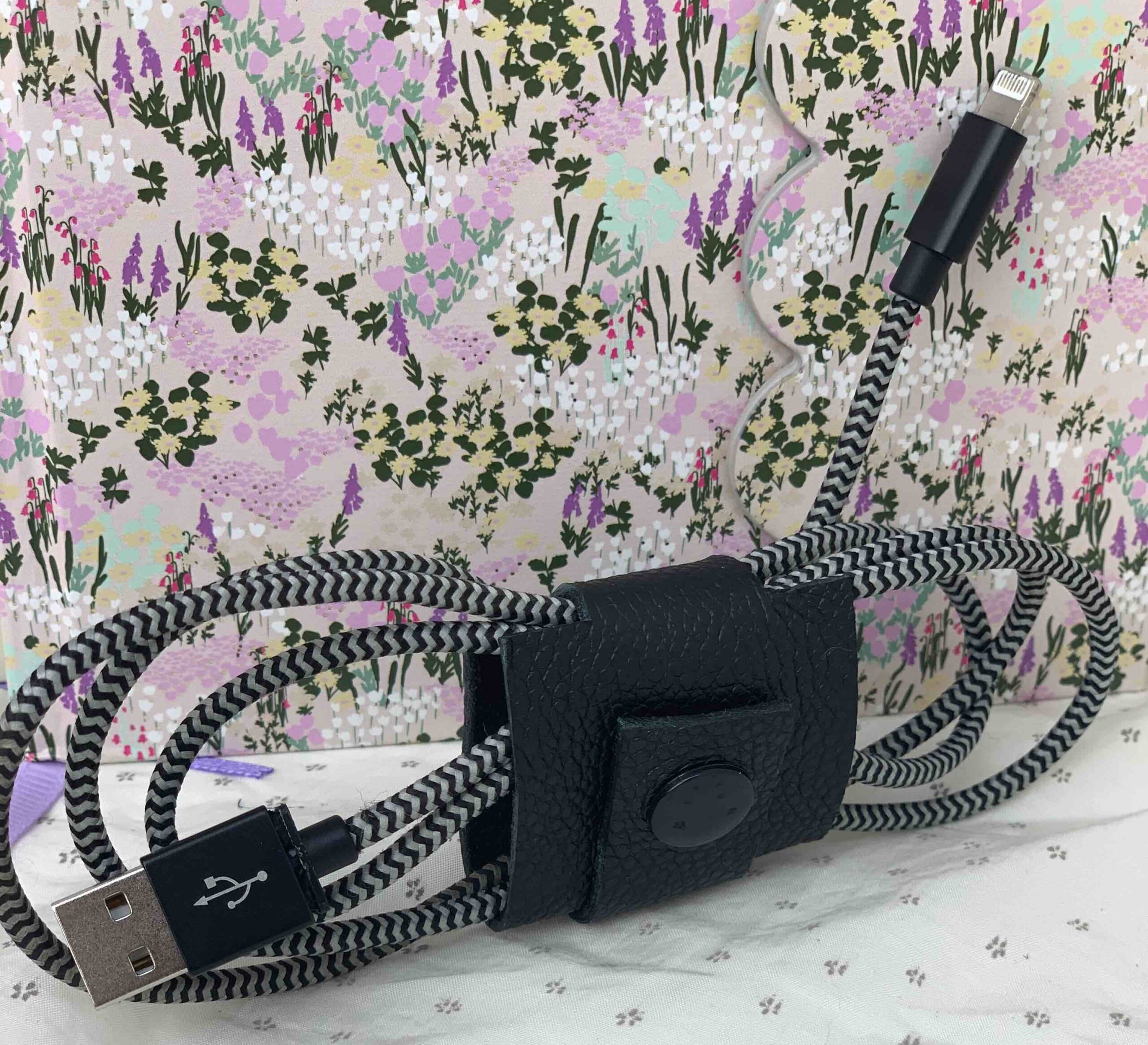 Attache-câbles en cuir – Image 2