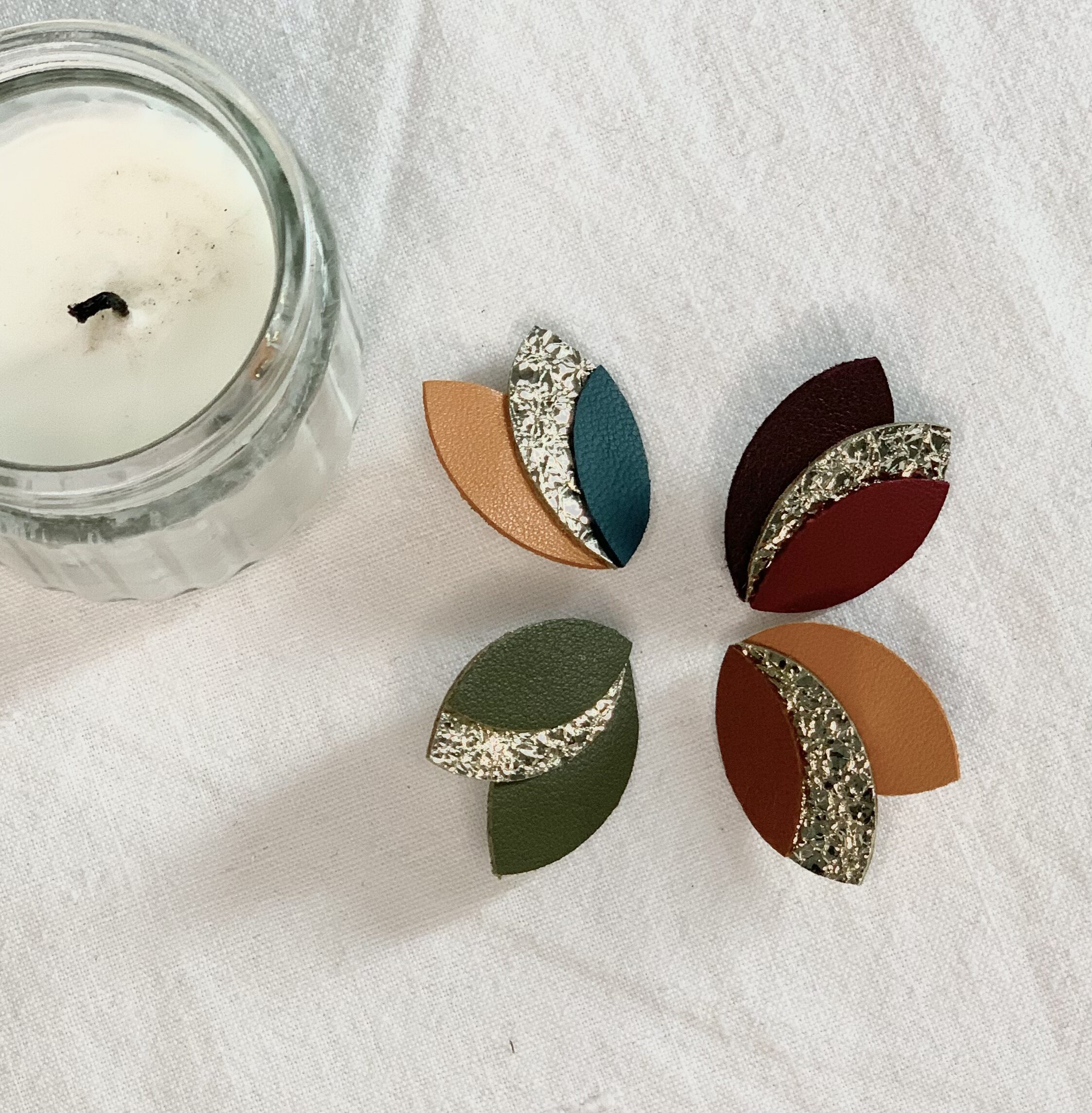 Pin's triple feuilles doré