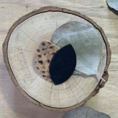 Pin's double feuilles