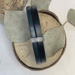 Bracelet lacets de cuir & poussoir rectangle décor antique