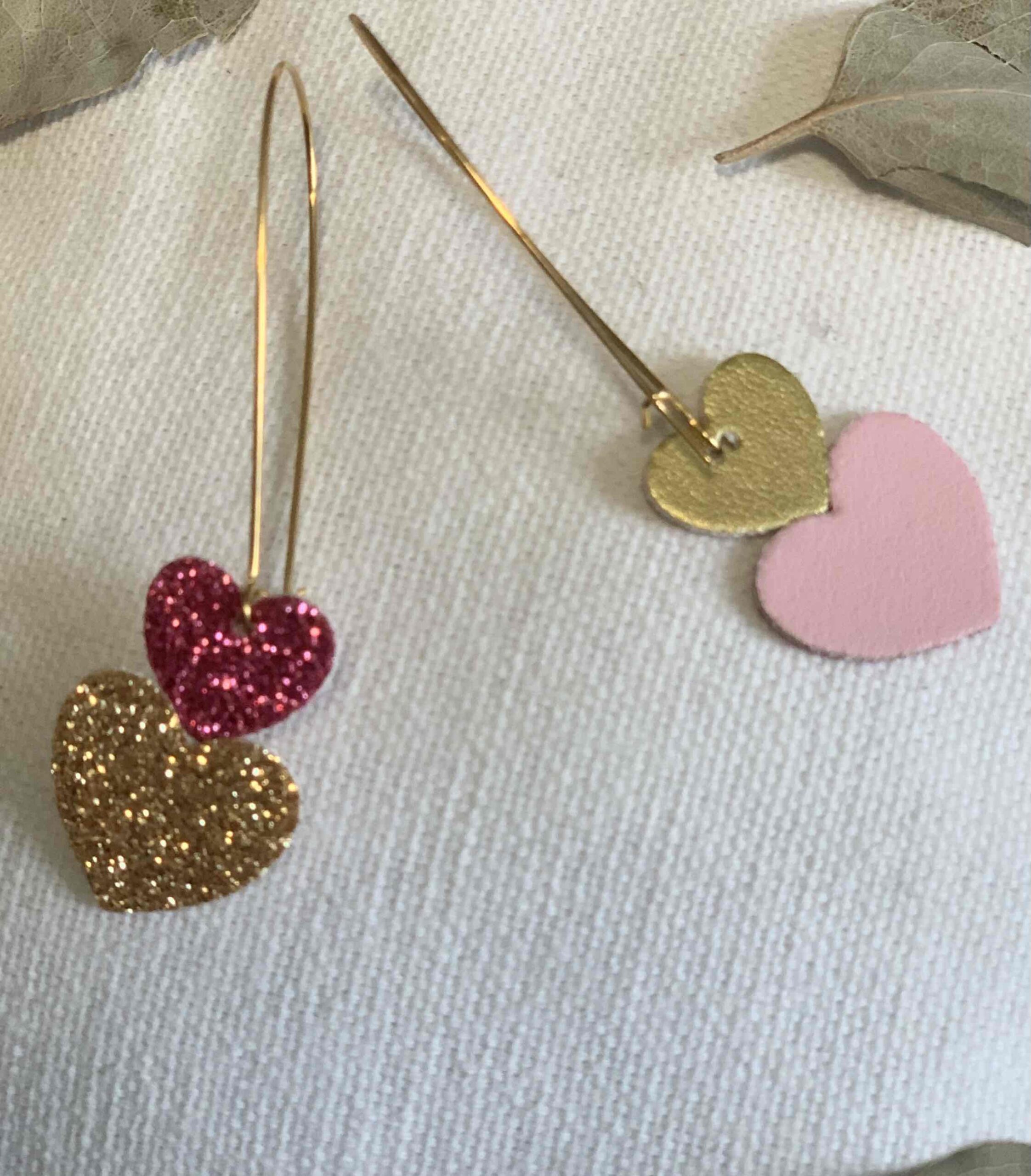 Boucles double coeurs chunky paillettes - Rose vif & Doré – Image 2